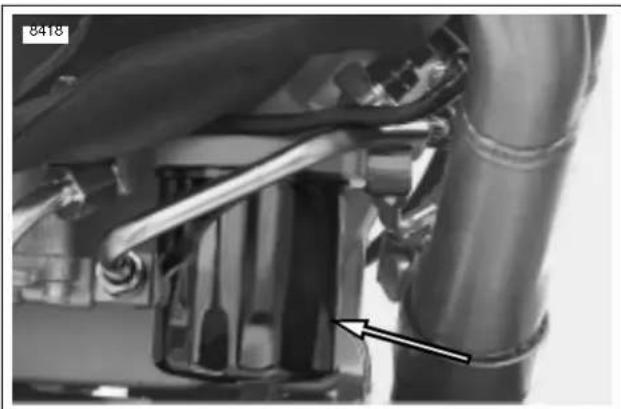 BUELL XBR Firebolt (2004) - Changing Filter - 1