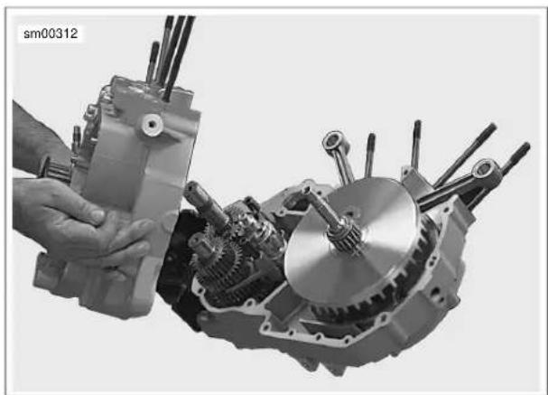 BUELL XBR Firebolt (2009) - RIGHT CRANKCASE REMOVAL - 8