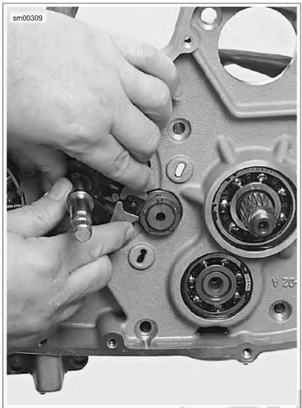 BUELL XBR Firebolt (2009) - RIGHT CRANKCASE REMOVAL - 4