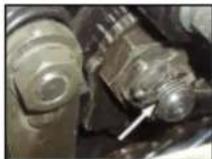 Royal Enfield Thunderbird Twinspark (2006) - Rear wheel removal - 1