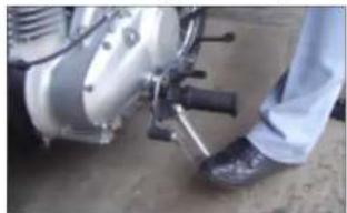 Royal Enfield Thunderbird Twinspark (2006) - Parking vehicle on side stand - 1