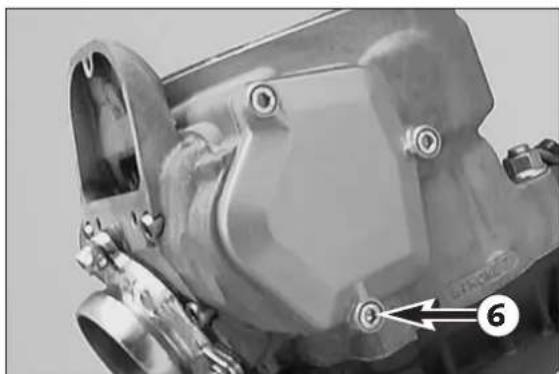 KTM 300 MXC (2002) - Dismounting of cylinder head, cylinder and piston - 1