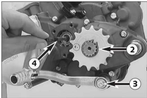 KTM 300 MXC (2002) - Draining gear oil - 1