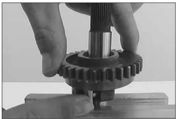 KTM 300 MXC (2002) - Assembly countershaft - 4