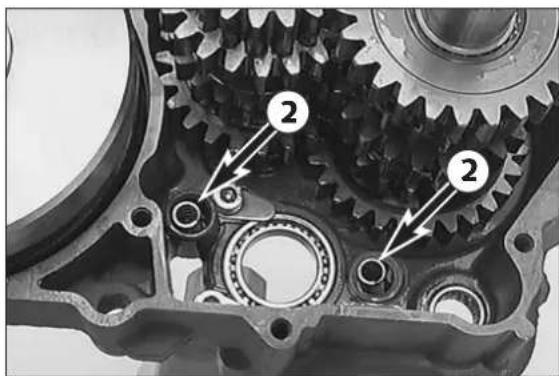 KTM 300 MXC (2002) - Dismounting of gearshift mechanism and transmission - 2