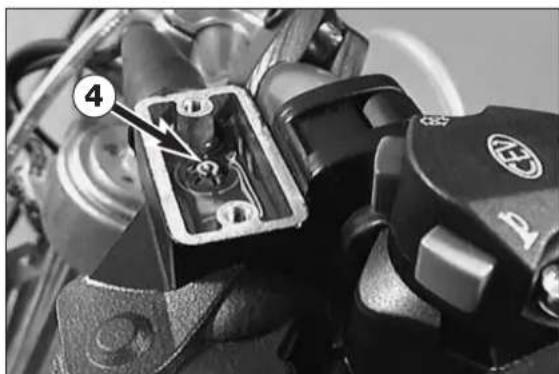 KTM 300 MXC (2002) - Explanation - Example - 5