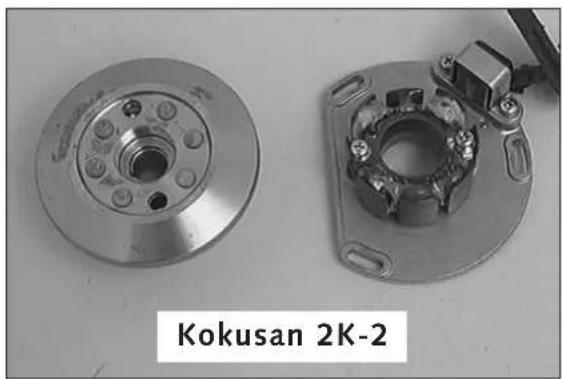 KTM 300 MXC (2002) - Check stator and pulse generator (Kokusan) - 1