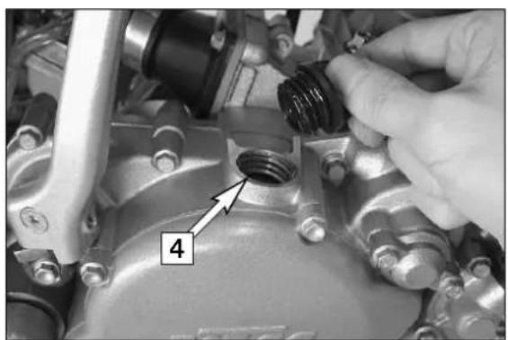 KTM 85 XC (2009) - Changing gear oil \* - 1