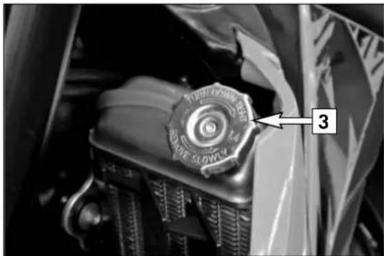 KTM 85 XC (2008) - Adjusting the throttle cable\* - 3