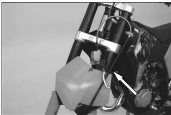 KTM 125 SXS (2007) - Changing the fork offset (caster - 3