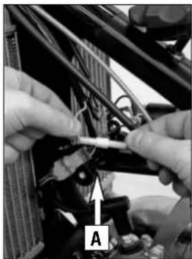 KTM 125 SXS (2007) - Checking the float level \* - 1