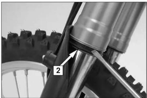 KTM 125 SXS (2007) - Determining the riding sag of the shock absorber - 4