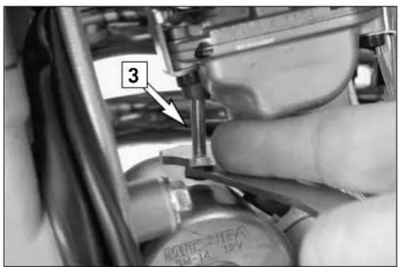 KTM 250 XC-F (2007) - Bleeding of the hydraulic clutch \* - 4