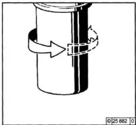 Deutz 2012 - Replace Oil Filter - 3