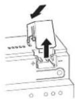 Merten 649804 - Lebensgefahr durch elektrischen Strom. - 3