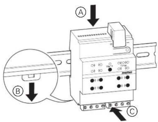Merten 649804 - Lebensgefahr durch elektrischen Strom. - 1