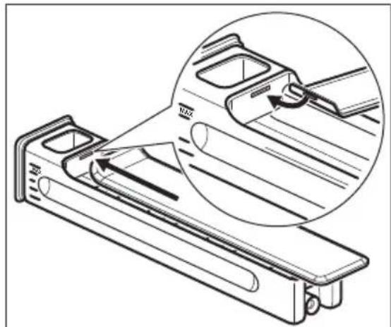AEG BSS79232XM - Reinigen des Wassertanks - 3