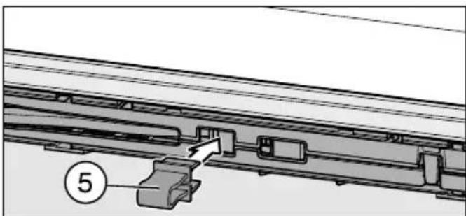 MIELE KFNS 28463 E - Unteren Türschließdämpfer lösen - 2
