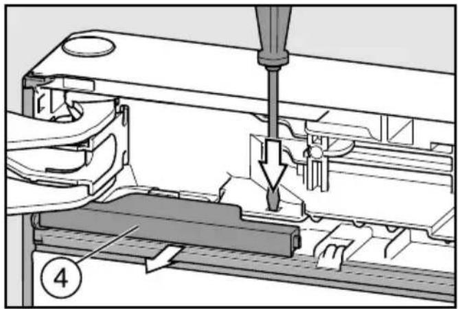 MIELE KFNS 28463 E - Oberen Türschließdämpfer lösen - 2