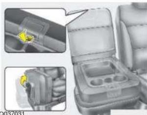 HYUNDAI H-1 Grand Starex (2008) - VORSICHT - 3