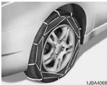 HYUNDAI Azera (2016) - WARNING - Snow tire sized - 1