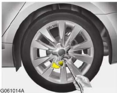 HYUNDAI Azera (2016) - Changing tires - 2