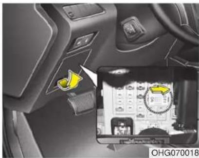 HYUNDAI Azera (2016) - Instrument panel fuse replacement - 2