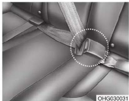 HYUNDAI Azera (2016) - To fasten your seat belt: - 1