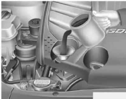 HYUNDAI Azera (2016) - CAUTION - When refilling engine oil - 1