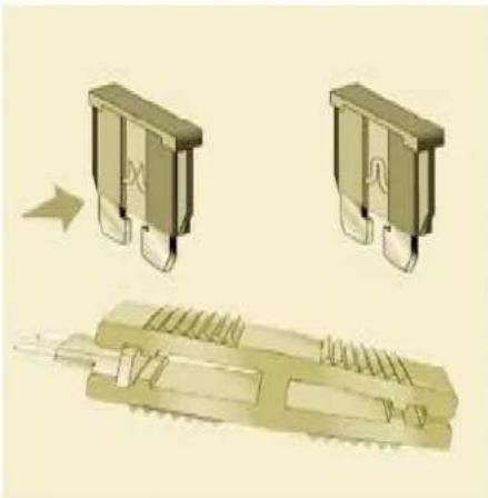 CITROEN Berlingo Dag (2010) - CHANGING A FUSE - 3