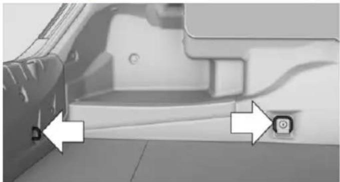 BMW 650i Gran Coupe (2015) - Lashing eyes in the trunk - 1