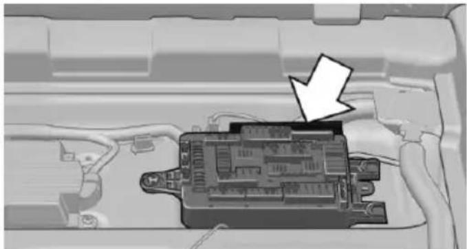 BMW 328i Sedan (2015) - In the trunk - 2