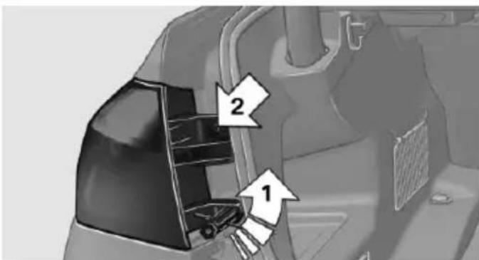 BMW 328i Sedan (2015) - Removing the exterior tail lamp - 2
