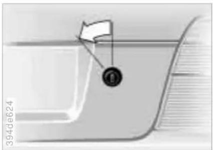 BMW M5 (2001) - Luggage compartment lid - 1