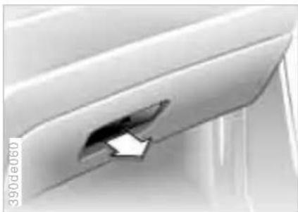 BMW M5 (2001) - Glove compartment - 1