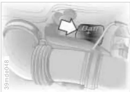 BMW M5 (2001) - Jump-starting - 2