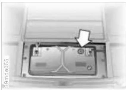 BMW M5 (2001) - Battery - 1