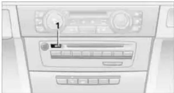 BMW M3 (2011) - Inserting navigation DVD - 1