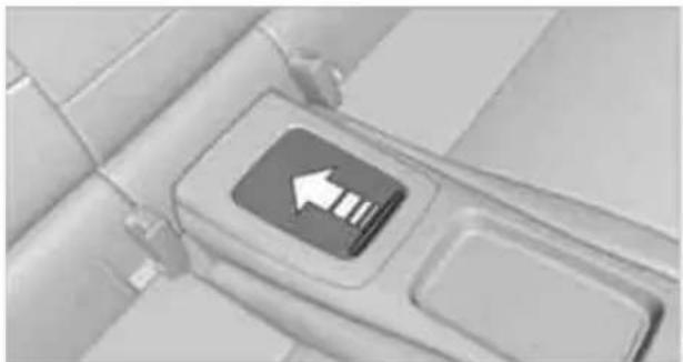 BMW M3 (2011) - Storage compartments in the rear console - 1