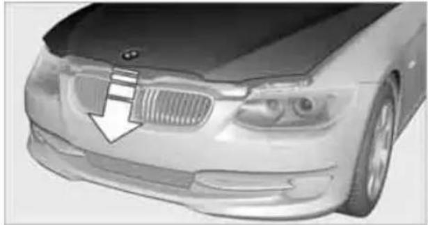 BMW M3 (2011) - Hood - 4