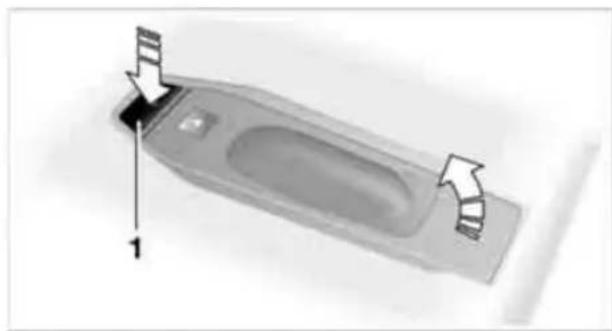 BMW M3 (2011) - Inserting/removing the snap-in adapter\* - 3