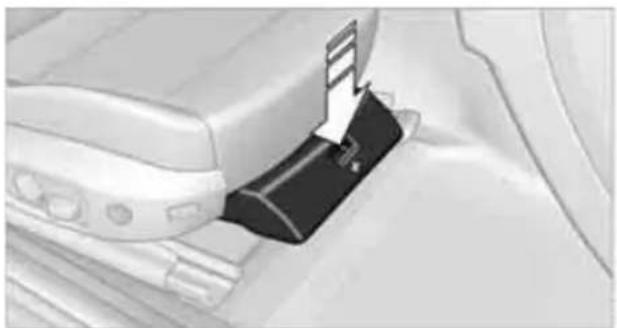 BMW M3 (2011) - First aid pouch\* - 2