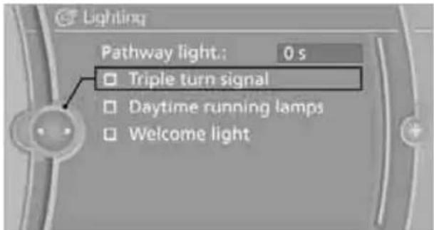 BMW M3 (2011) - Triple turn signal activation - 1