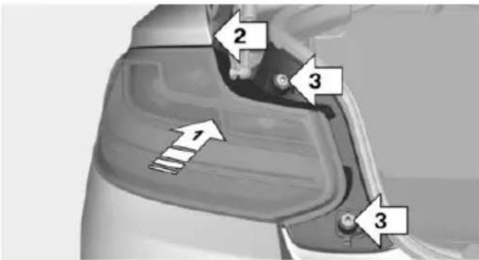BMW 228i Coupe (2014) - Installing the tail lamp - 1