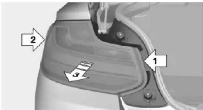 BMW 228i Coupe (2014) - Removing the tail lamp - 3