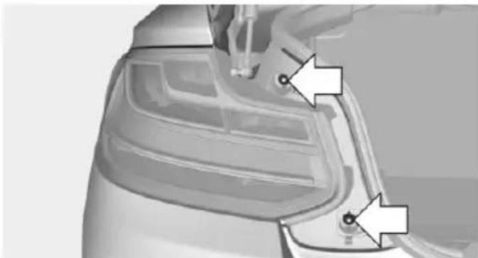BMW 228i Coupe (2014) - Removing the tail lamp - 2