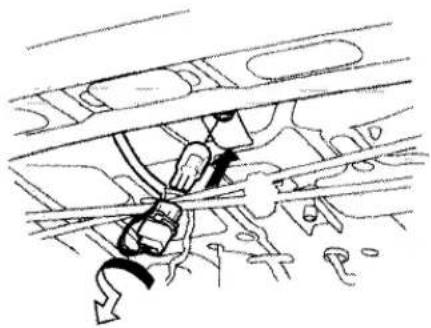 Honda Accord Coupe (2001) - Replacing a High-mount Brake Light Bulb - 1
