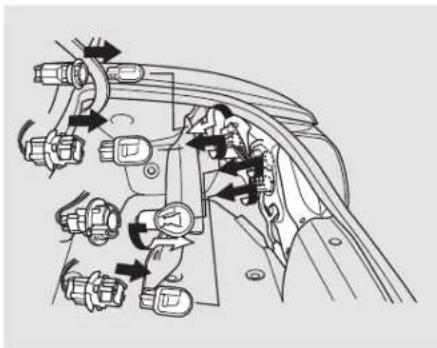 Honda S2000 (2002) - Replacing Rear Bulbs - 3