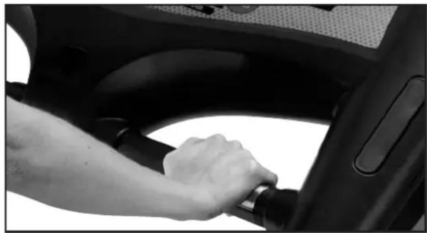 UNO Fitness LTX5 - Pulsmessung über Handsensoren - 1