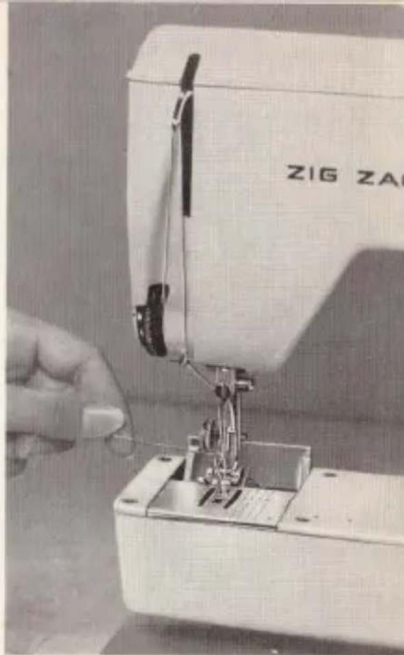 ELNA Zig Zag - Heraufholen des Unterfadens - 1